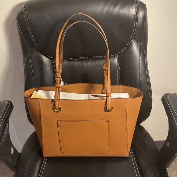 Michael Kors Walsh Medium Luggage Tote bag - Picture 2 of 3